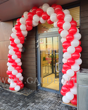 Brama balonowa na otwarcie KFC w Gliwicach.