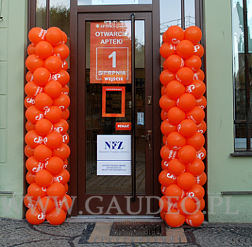 Girlandy z balonów na otwarcie apteki Gemini w Świdnicy.