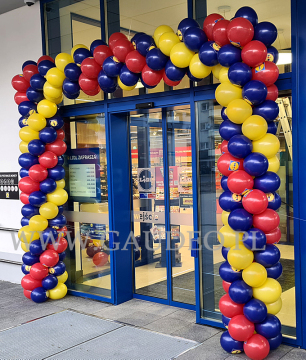 Brama z balonów w Lesznie.