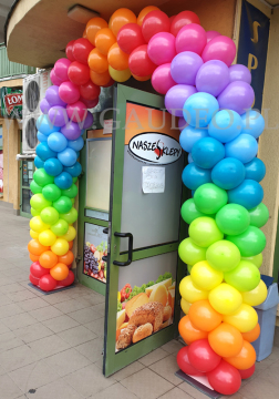 Brama balonowa na warszawskim Ursusie.