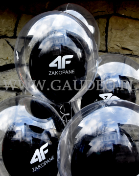 Balony w balonie jako dekoracja na otwarcie sklepu.