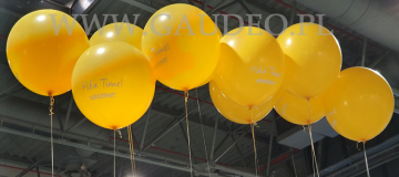 Balony olbrzymy napełnione helem.