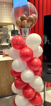 Kolumna z balonów dla KFC Mokotów.