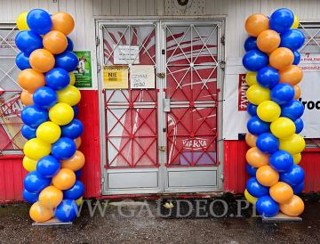 Kolumny z balonów dla Lotto we Wrocławiu.