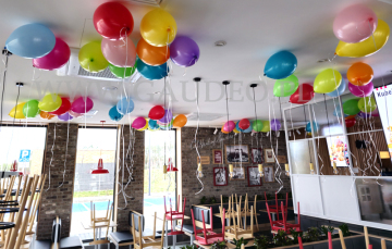 Balony helowe w KFC.