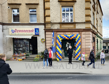 Brama z balonów w Głuszycy.