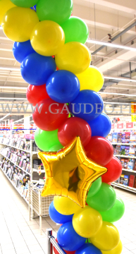 Girlanda balonowa z gwiazdkami.