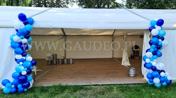 Organiczne girlandy balonowe.