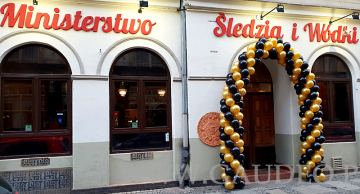 Łuk balonowy na otwarcie.