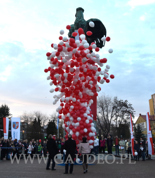Balony z helem na 100-lecie odzyskania niepodległości.