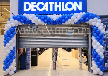 Brama balonowa dla sklepu Decathlon.