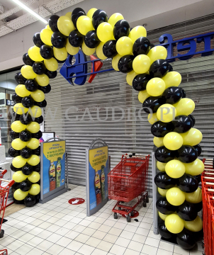 Brama z balonów w warszawskiej Galerii.