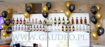 Balony z helem i sylwestrowym nadrukiem.